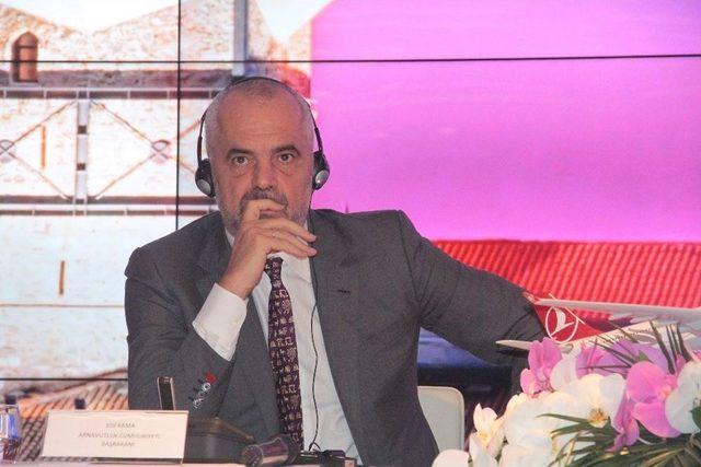 Thy&rsquo;den Arnavutluk&rsquo;a Havayolu Desteği 1