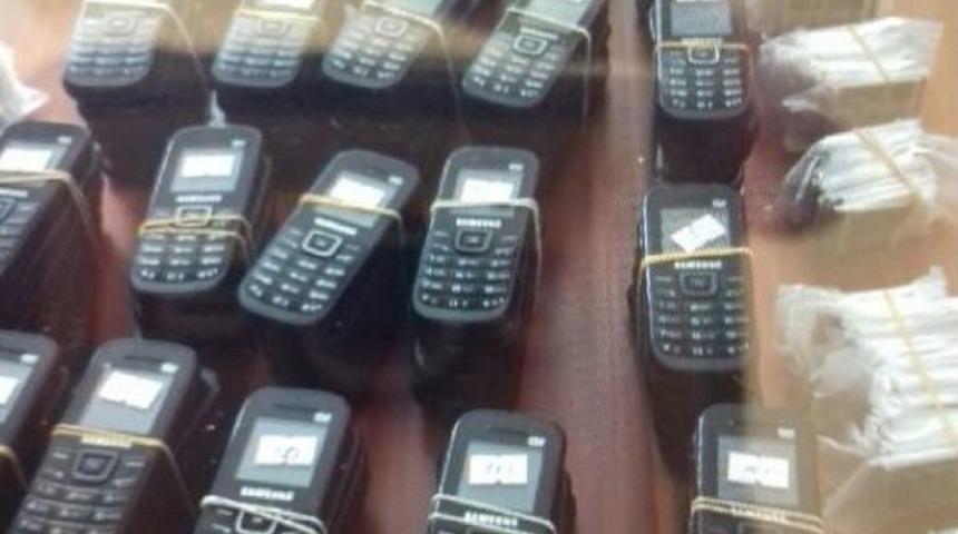 Kayseri&rsquo;De 125 Adet Ka&ccedil;ak Cep Telefonu Ele Ge&ccedil;irildi