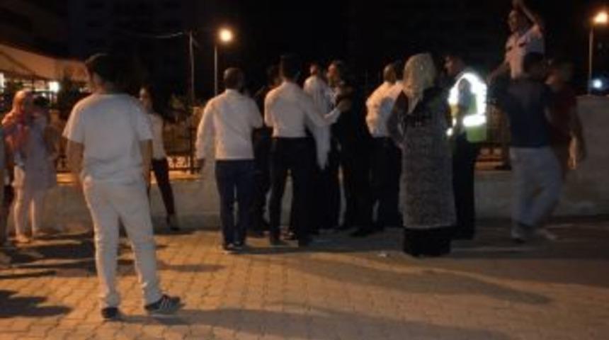 Adıyaman&rsquo;da D&uuml;ğ&uuml;n Salonunda Kavga: 1 Yaralı