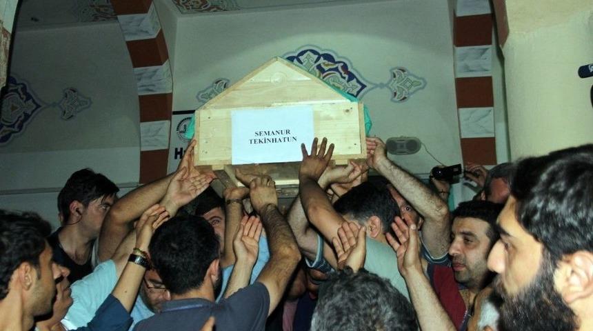 Trafik Kazasında &Ouml;len &Ouml;ğrenciler Diyarbakır&rsquo;da Defnedildi