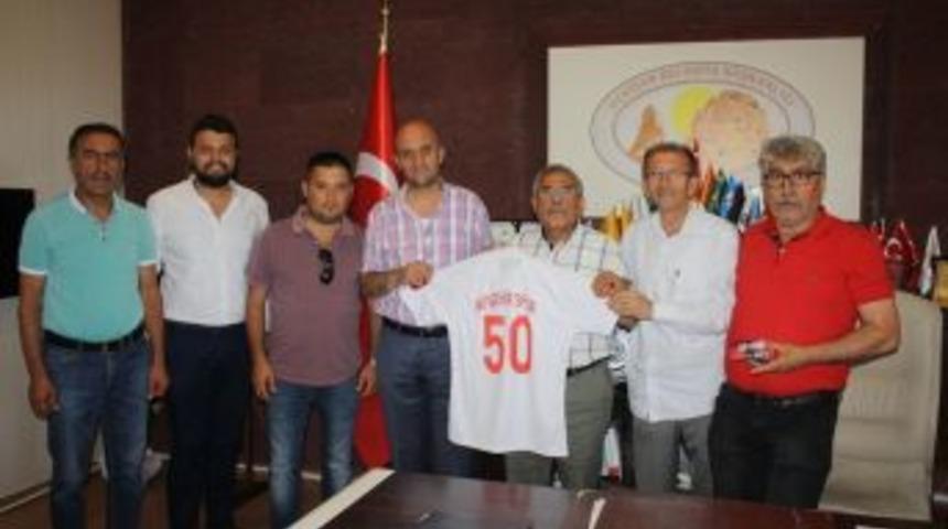 Nevşehirspor Y&ouml;neticileri U&ccedil;hisar Belediye Başkanı Karaaslan&rsquo;ı Ziyaret Etti