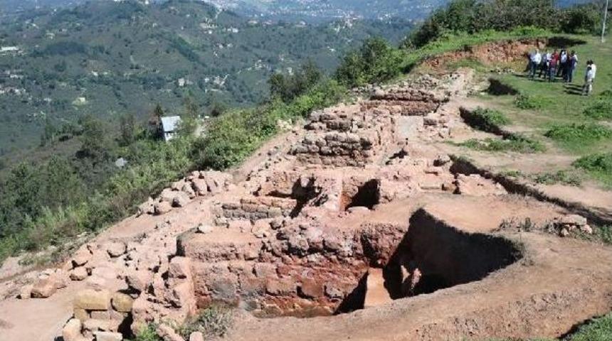 Kibele Heykelinin Bulunduğu Kalede Kazı &Ccedil;alışmaları Yeniden Başladı