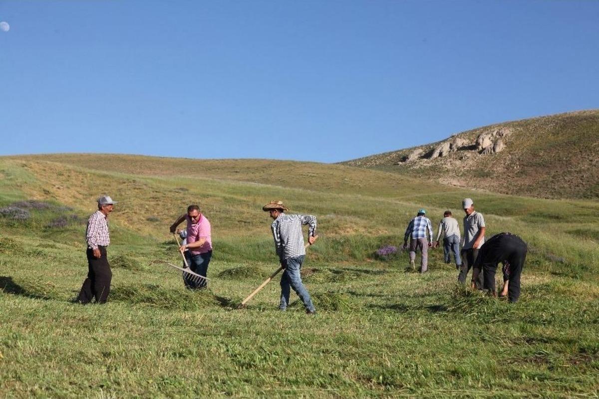 (&ouml;zel Haber) Kavurucu Sıcaklarda Kışa Hazırlık