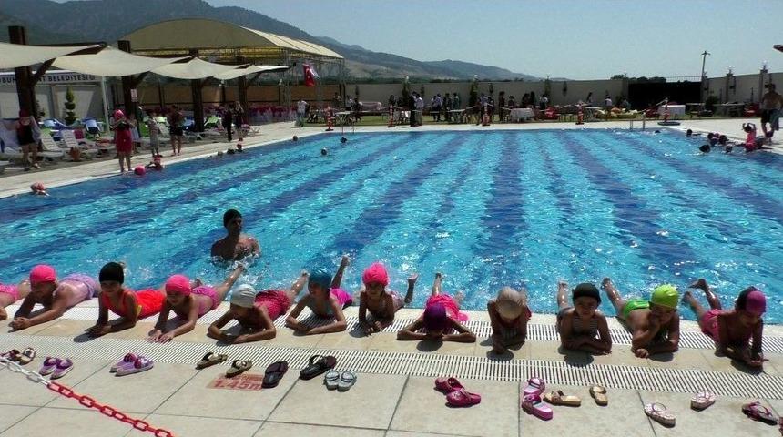Tatil Ve Havuz Keyfi &Ccedil;ocukların Ayağına Geldi