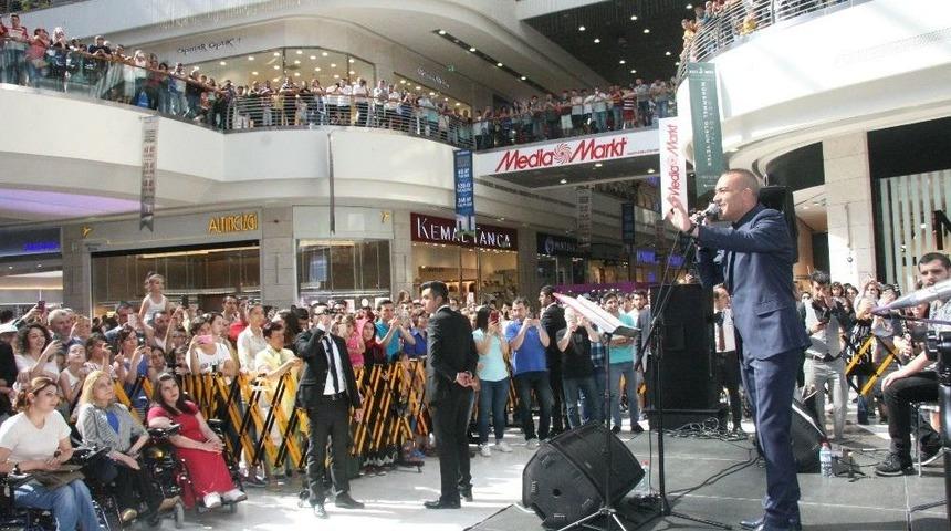 Nata Vega&rsquo;da M&uuml;min Sarıkaya Konseri
