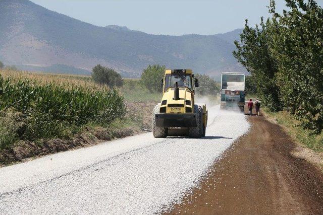 Manisa Genelindeki Yollarda Çalışmalar Sürüyor