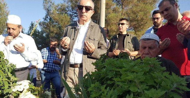 Miroğlu, Şehit Polis Bekdaş’ın Mezarını Ziyaret Etti