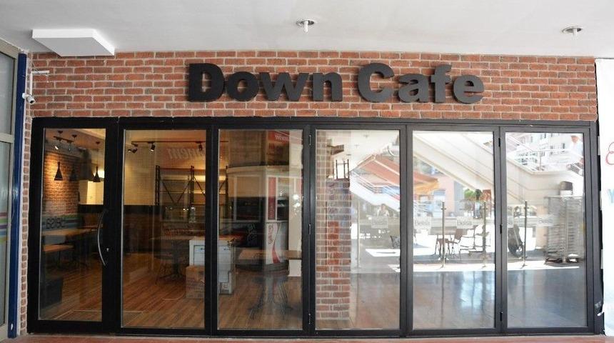 Down Kafeyi Erdoğan A&ccedil;acak