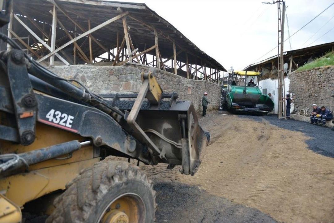 G&uuml;rpınar Ve Muratgeldi&rsquo;ye Asfalt Geldi