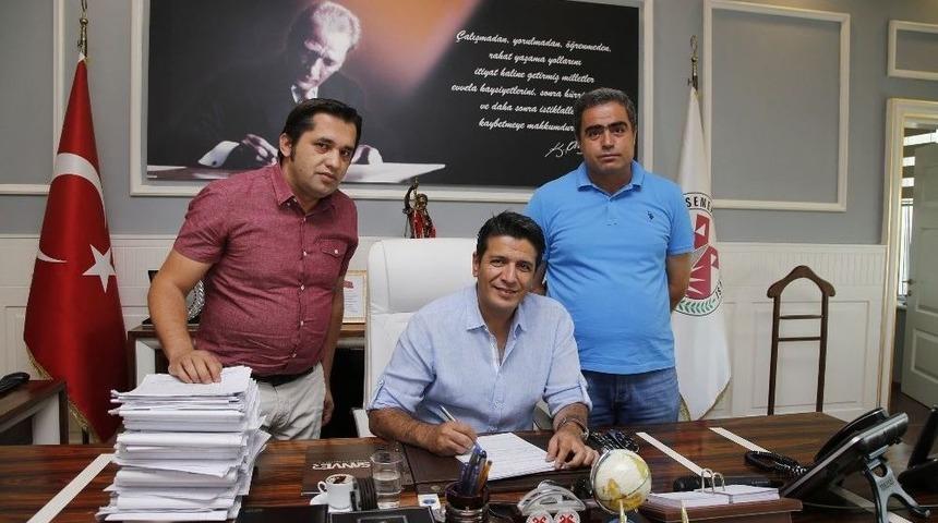 D&ouml;şemealtı Hipodromunun İnşaat Ruhsatları İmzalandı