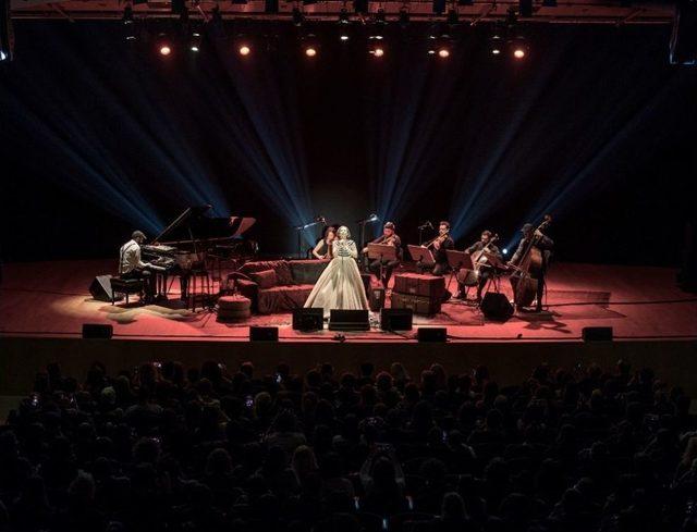 Sertab Erener Ayvalık&rsquo;ta Sevenleriyle Buluşuyor 2