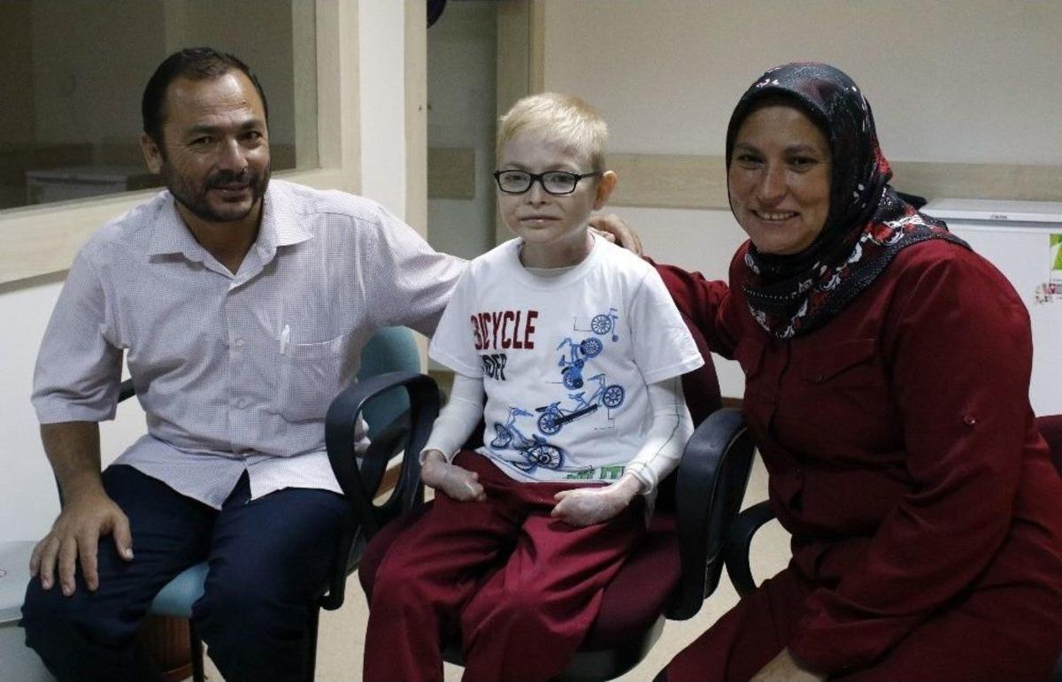 Kelebek Hastası Gencin Eğitim Azmi