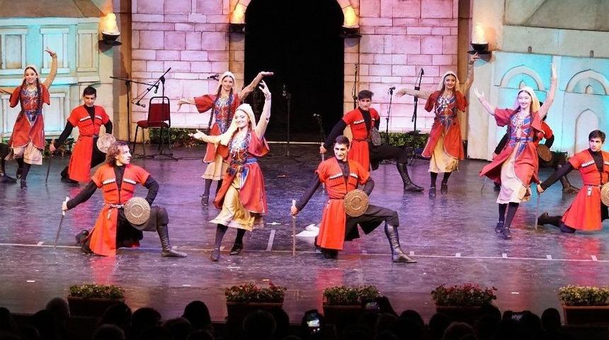 &lsquo;altın Karag&ouml;z&rsquo; İle G&ouml;rsel Ş&ouml;len