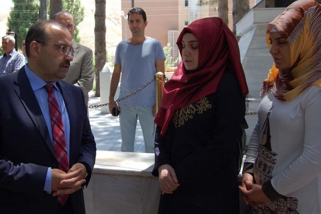 Bitlis&rsquo;te 15 Temmuz Şehitleri İ&ccedil;in Anma T&ouml;reni