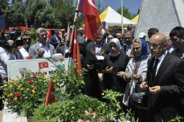 Mehmet Şimşek: Milletimiz Demokrasiye Sahip Çıkmıştır