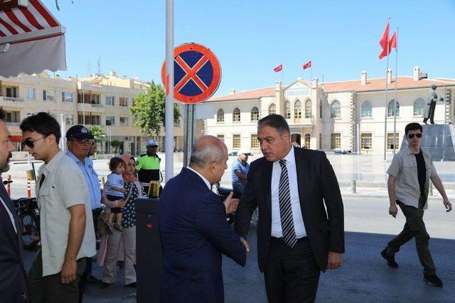 Vali Tekinarslan Belediye Başkanı Kara’yı Ziyaret Etti