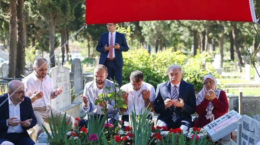 Başakşehir Şehitleri Kabirleri Başında Anıldı