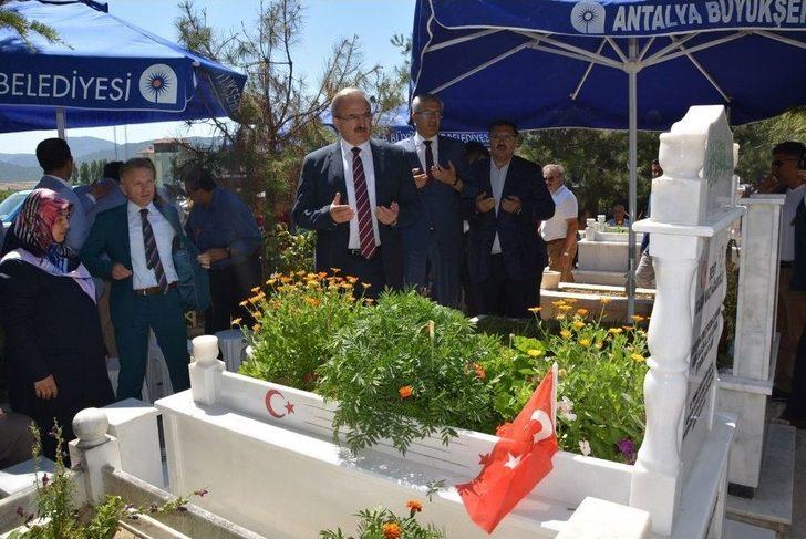15 Temmuz Şehidi Yasin Naci Ağaroğlu Mezarı Başında Anıldı G1