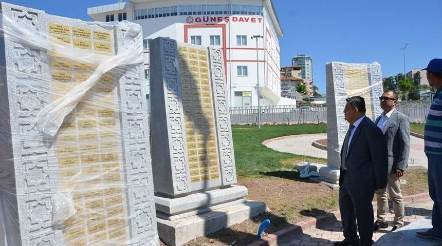 15 Temmuz Demokrasi Ve Milli Birlik Anıtı Dikildi