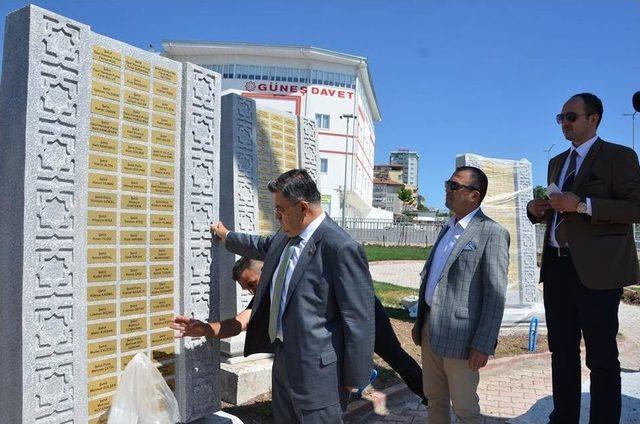 15 Temmuz Demokrasi Ve Milli Birlik Anıtı Dikildi