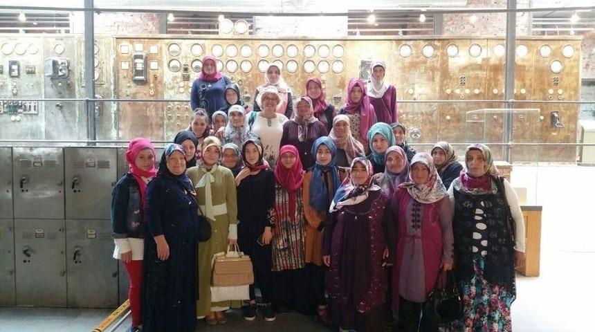 G&ouml;k&ccedil;e&ouml;renli Kursiyerler Seka M&uuml;zesini Gezdi