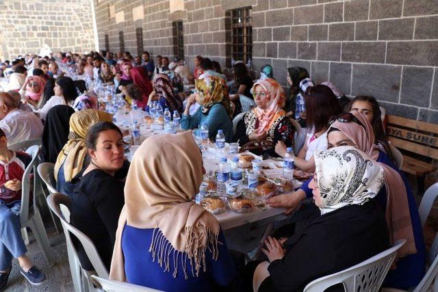 Diyarbakır’da 15 Temmuz Şehitleri İçin Mevlit Okutuldu