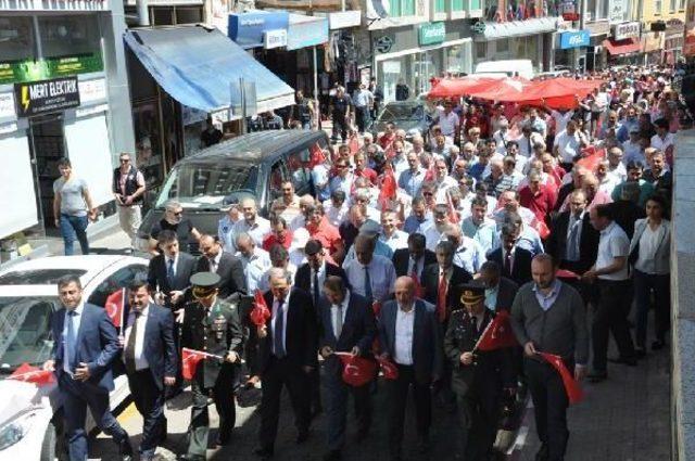 Artvin’De Şehitliğe Yürüyüş