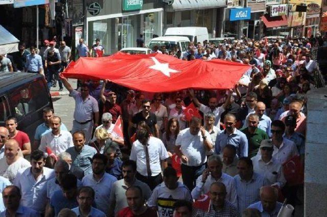 Artvin’De Şehitliğe Yürüyüş