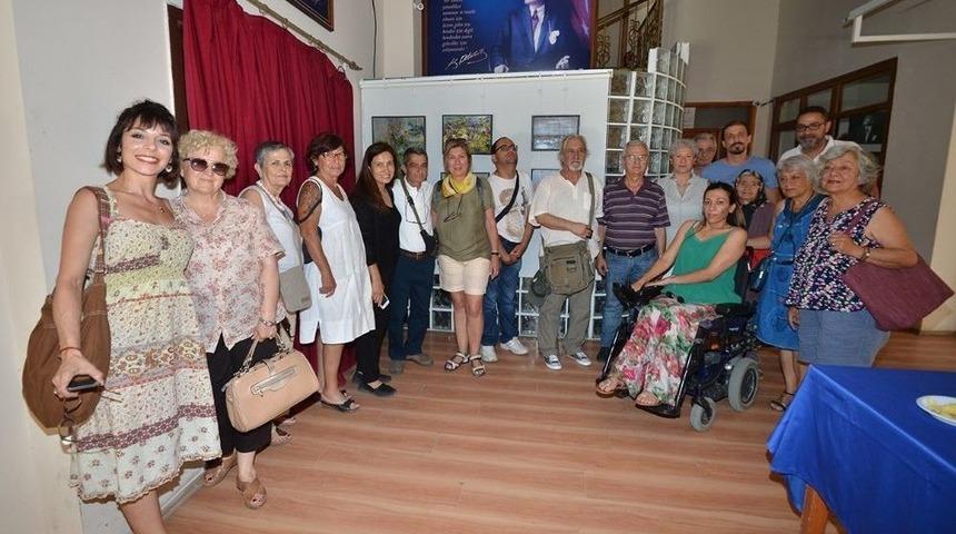 Fo&ccedil;a&rsquo;da Engelli Vatandaşlar Yararına Resim Sergisi