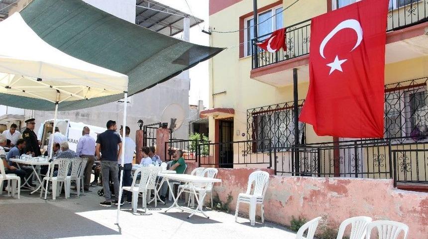 Cinnet Getiren Asker, İzmir&rsquo;e Ateş D&uuml;ş&uuml;rd&uuml;