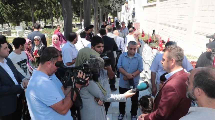 Gaziosmanpaşalı 15 Temmuz Şehidi Kabri Başında Anıldı