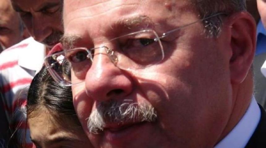 Bakan Akdağ, 15 Temmuz Şehidinin Mezarı Başında Kuran Okudu (2)