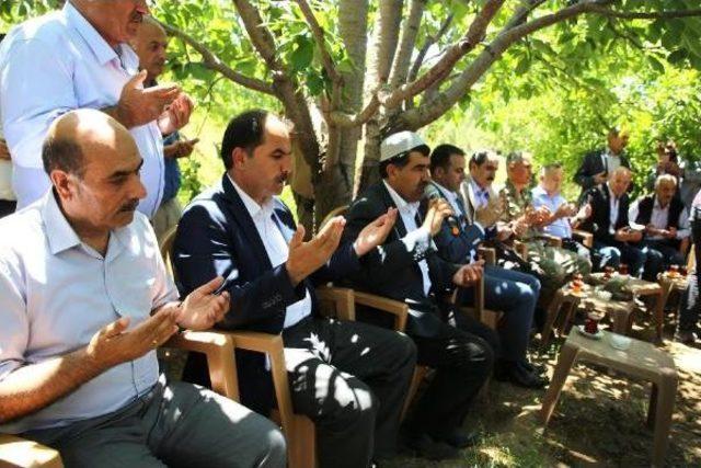 15 Temmuz Şehidi &Ouml;zel Harekat Polisi Hail Hamuryen Mezarı Başında Anıldı. 2