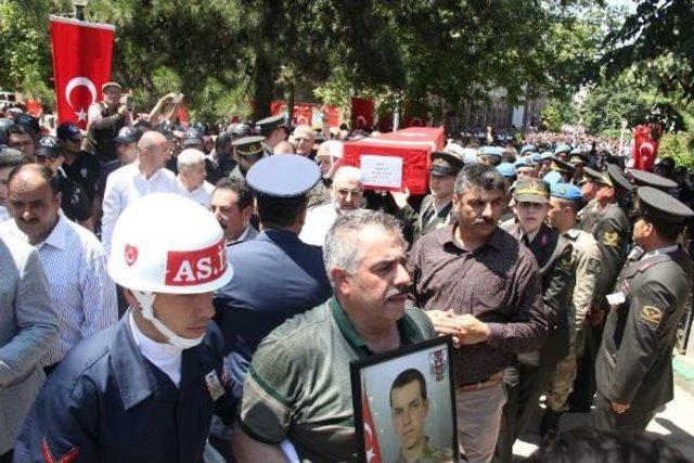 Çukurca Şehidi, Bursa'da Gözyaşlarıyla Toprağa Verildi