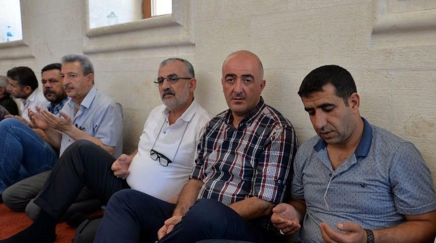 15 Temmuz Şehitleri İ&ccedil;in K&uuml;rt&ccedil;e Ve Arap&ccedil;a Mevlit Okutuldu