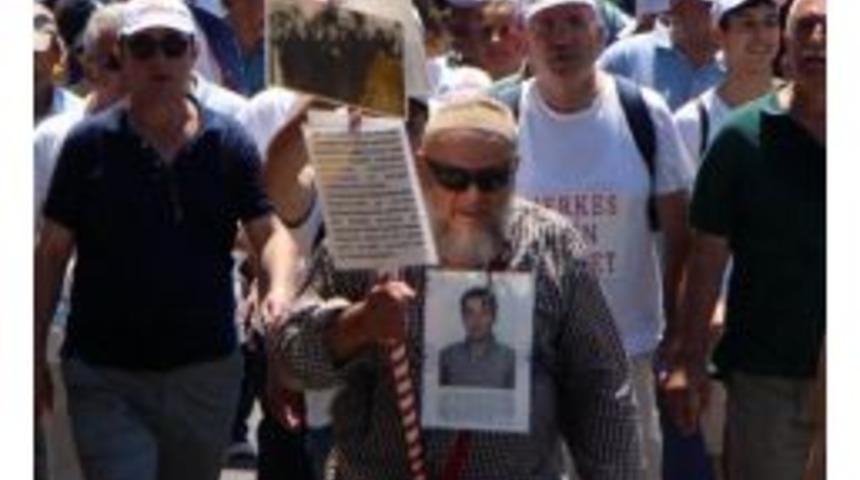 -Oğlu I&ccedil;in Eylem Yapan Veysel Kılı&ccedil; Polis Tarafından Bir S&uuml;re Alıkonuldu