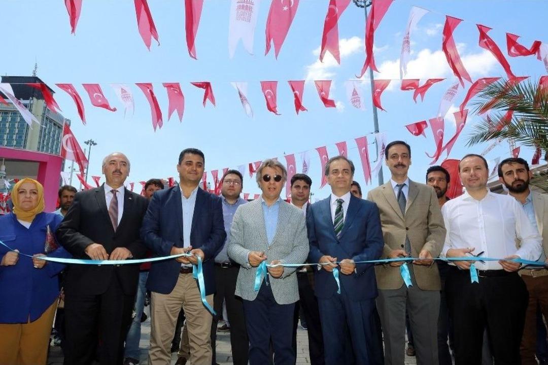 İha Objektifinden "15 Temmuz İhanet Gecesi Sergisi" Taksim Meydanı&rsquo;nda A&ccedil;ıldı