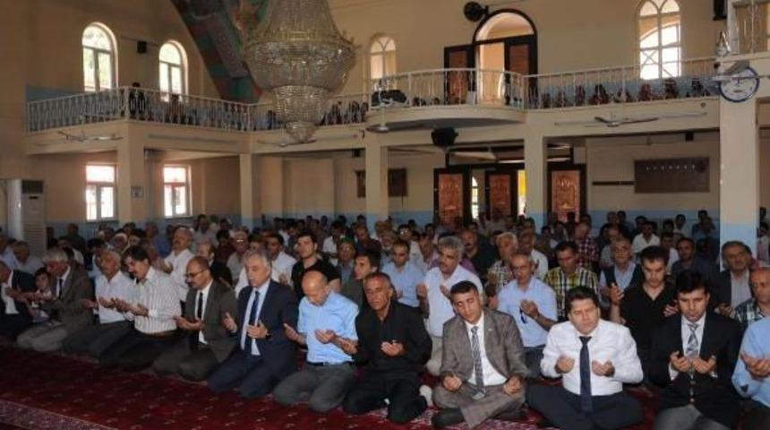 Hakkari Ve &Ccedil;ukurca'da 15 Temmuz Şehitleri I&ccedil;in Mevlit Okutuldu