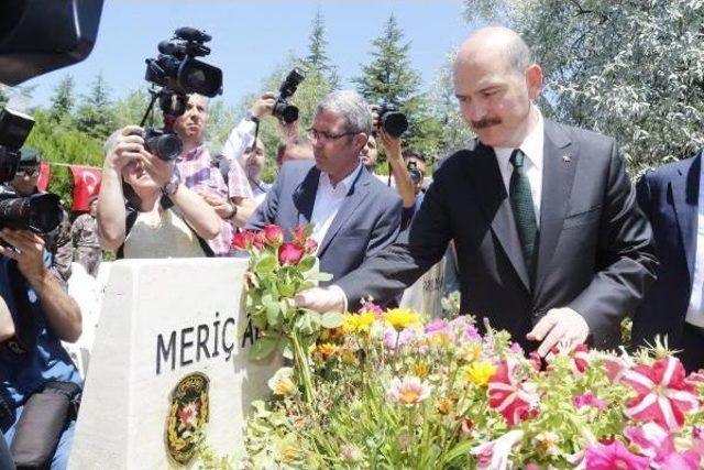 Bakan Soylu’Yu Karşılayan Özel Harekat Mangası'nın Silahlarına Namlu Emniyet Pimi