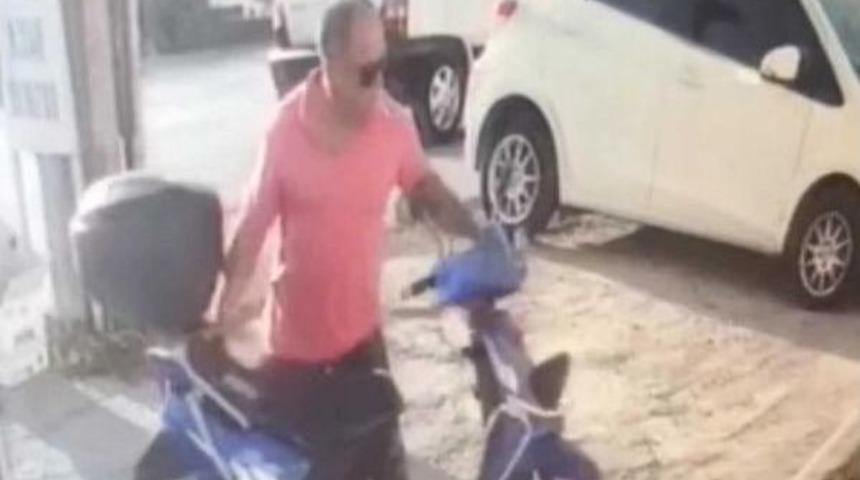 Polis Bu G&ouml;r&uuml;nt&uuml;den Motosiklet Hırsızını Arıyor.