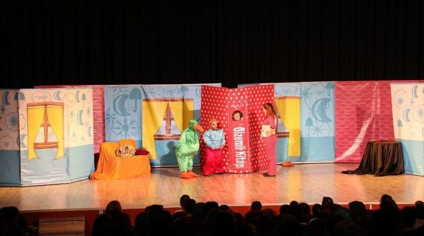 Akşehirli &Ccedil;ocuklar Tiyatroya Doydu