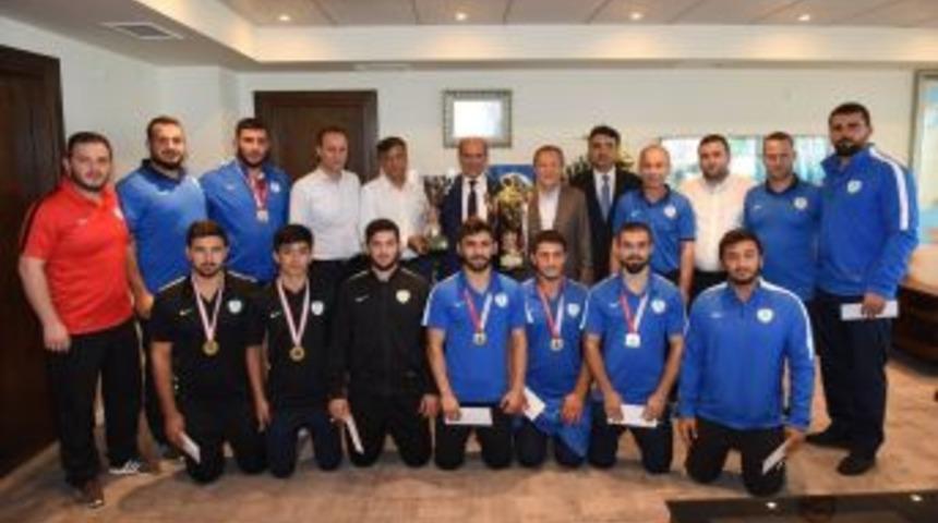 B&uuml;y&uuml;kşehir Belediyespor G&uuml;reş Takımı S&uuml;per Lig&rsquo;de