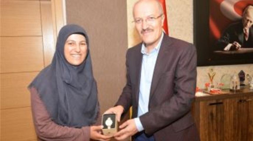 Veteriner Hekim, Karaciğerini Bağışladı