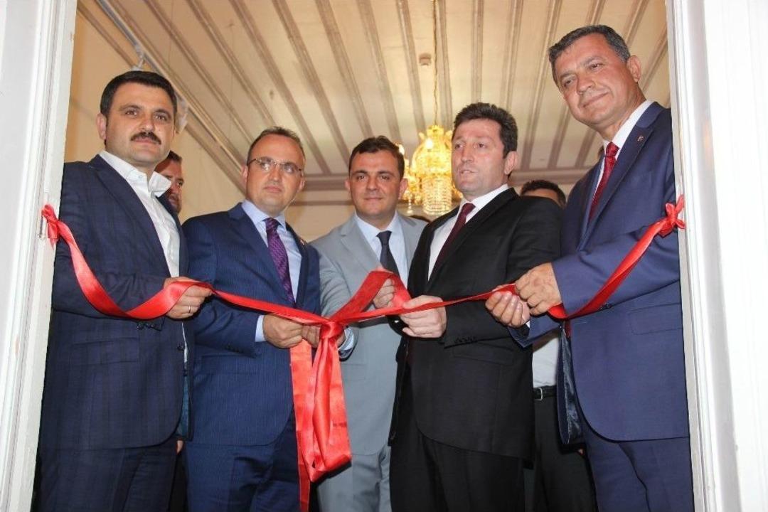 İha&rsquo;nın "oradaydık, Unutmadık, Unutturmadık" Fotoğraf Sergisi&rsquo;ne &Ccedil;anakkale&rsquo;de B&uuml;y&uuml;k İlgi