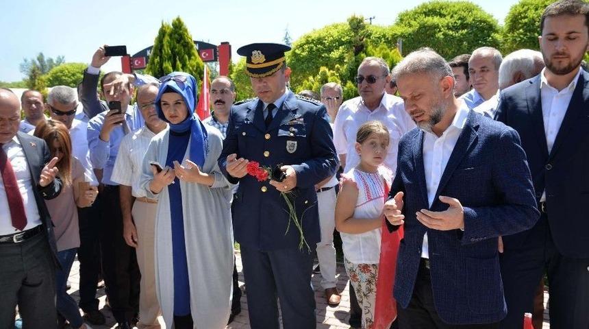 Ak Partili L&uuml;tfiye Selva &Ccedil;am Kahramankazan&rsquo;da Şehit Mezarlarını Ziyaret Etti