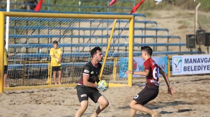Manavgat&rsquo;ta Plaj Futbolu Heyecanı Başladı