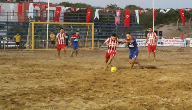 Manavgat’ta Plaj Futbolu Heyecanı Başladı