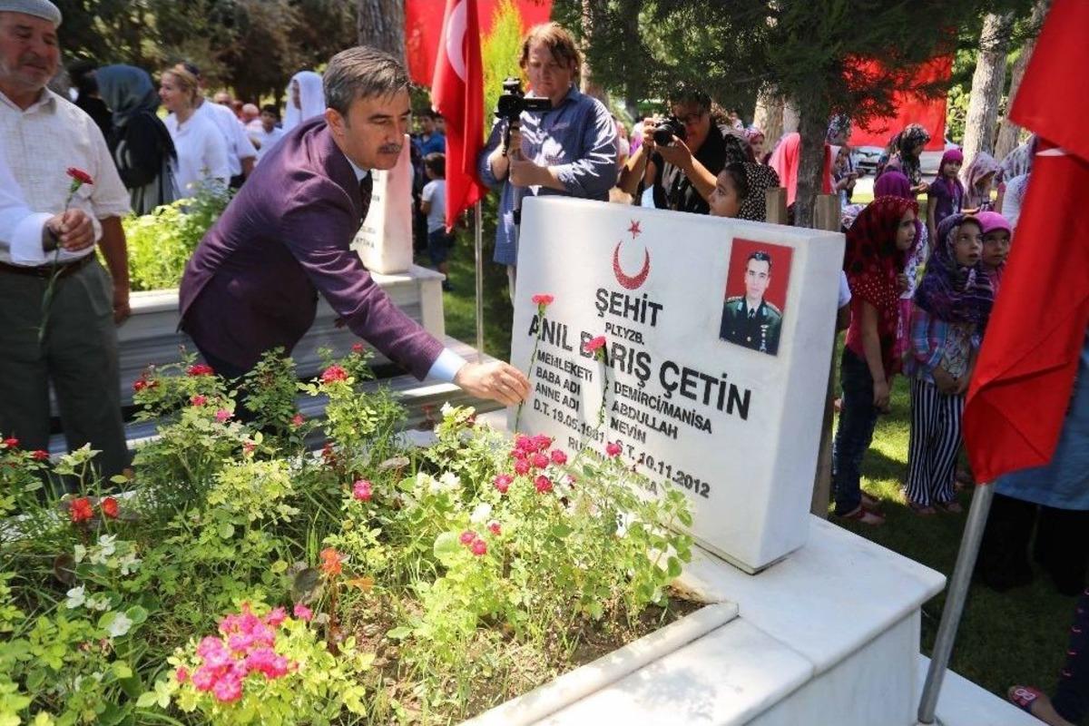 Soma Ve Turgutlu&rsquo;da 15 Temmuz Şehitlerini Anma T&ouml;renleri