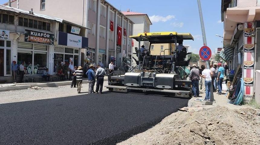 Tutak İl&ccedil;esi Asfalt &Ccedil;alışmaları