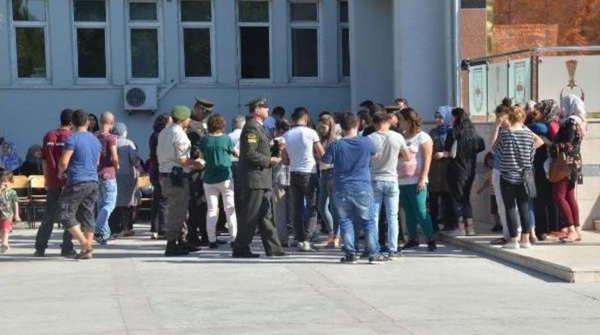 Cinnet Getiren Asker Dehşet Sa&ccedil;tı: 3 Asker Şehit, 3 Asker Yaralı (2)